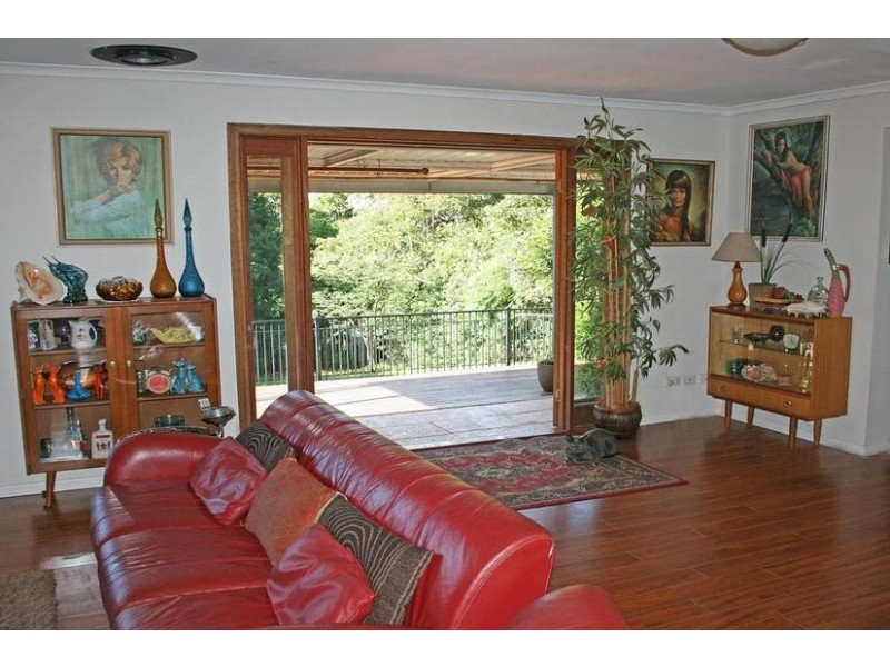 10 Shiloh Drive, Tamborine Mountain QLD 4272