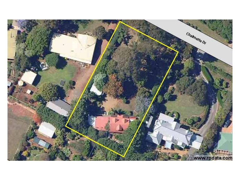 21 Chalmette Drive, Tamborine Mountain QLD 4272