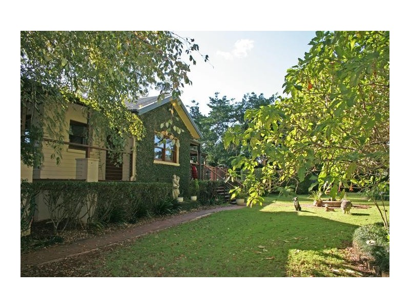 28 Beechmont Avenue, Tamborine Mountain QLD 4272