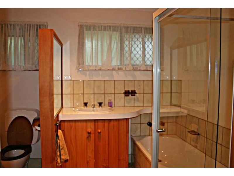 53 Paradise Drive, Eagle Heights QLD 4271