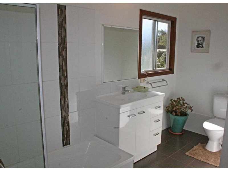 9 Long Road, Eagle Heights QLD 4271