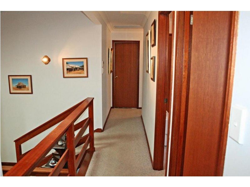 9 Madura Court, Tamborine Mountain QLD 4272