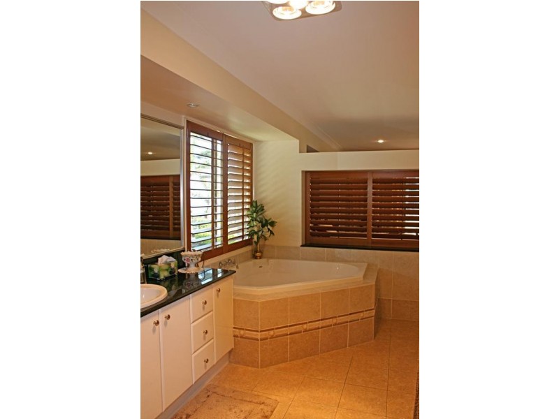 145 Sierra Drive, North Tamborine QLD 4272