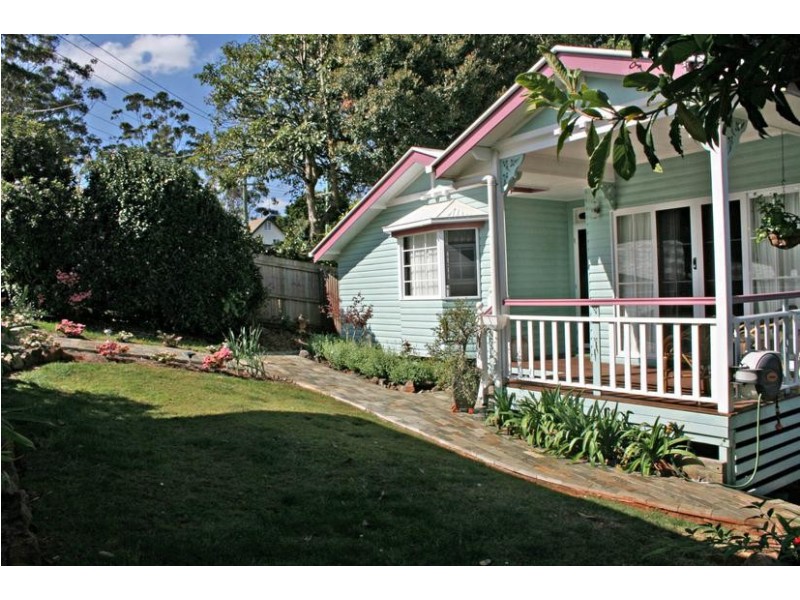 11 Cliff Way, Eagle Heights QLD 4271