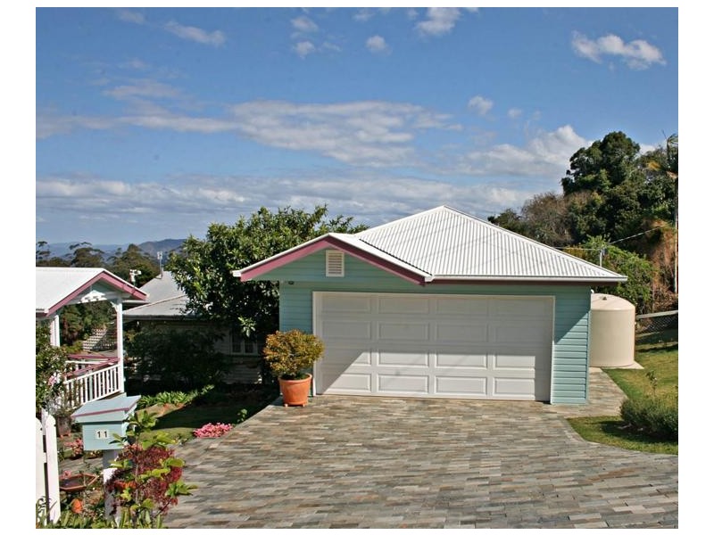 11 Cliff Way, Eagle Heights QLD 4271