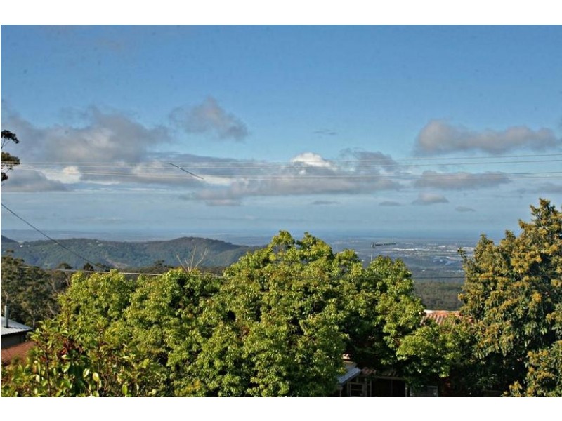 22 Cliff Way, Eagle Heights QLD 4271