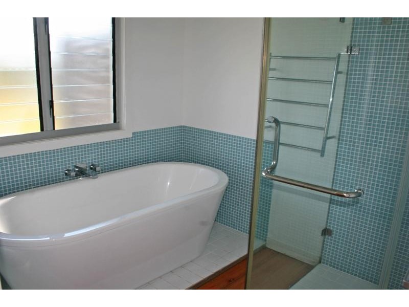 72 Magnetic Drive, Eagle Heights QLD 4271