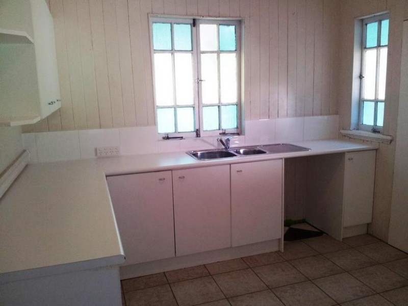 37 Tolima Drive, Eagle Heights QLD 4271