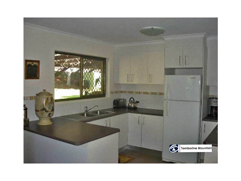 11-15 Siganto Street, Tamborine Mountain QLD 4272