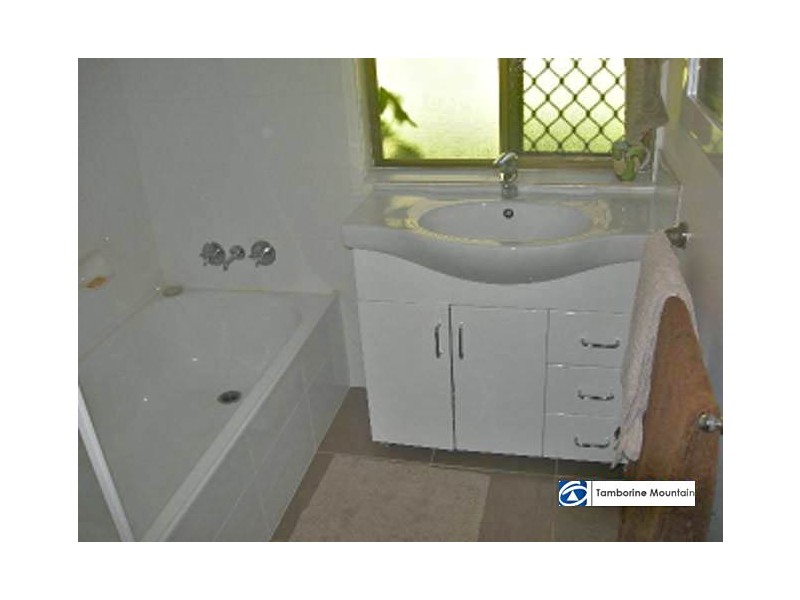 11-15 Siganto Street, Tamborine Mountain QLD 4272