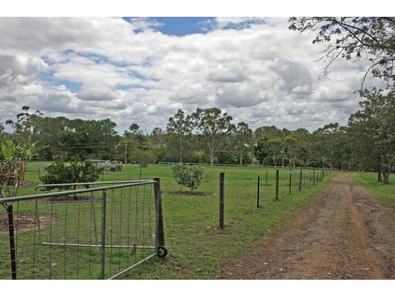71 Hazel Road, Tamborine QLD 4270