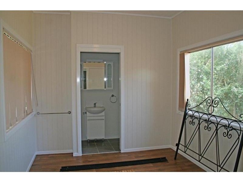 13 Beacon Road, North Tamborine QLD 4272