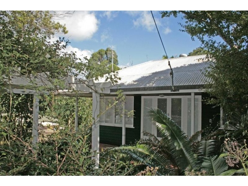 9 Beechmont Av, Tamborine Mountain QLD 4272