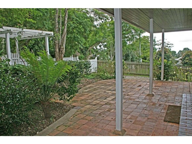 9 Beechmont Av, Tamborine Mountain QLD 4272