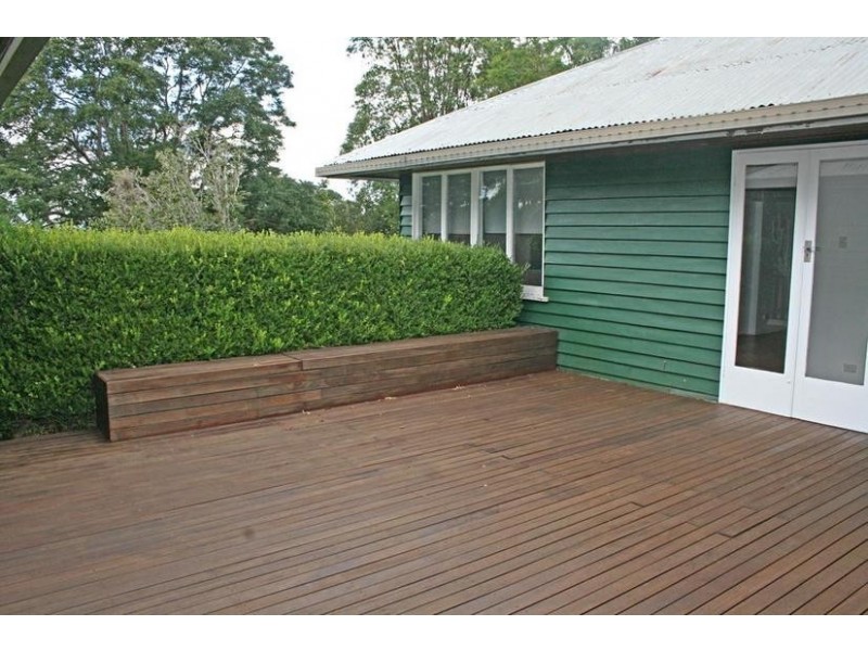 9 Beechmont Av, Tamborine Mountain QLD 4272