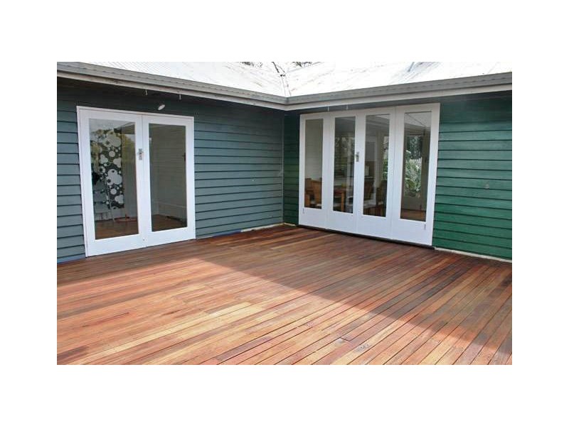 9 Beechmont Av, Tamborine Mountain QLD 4272