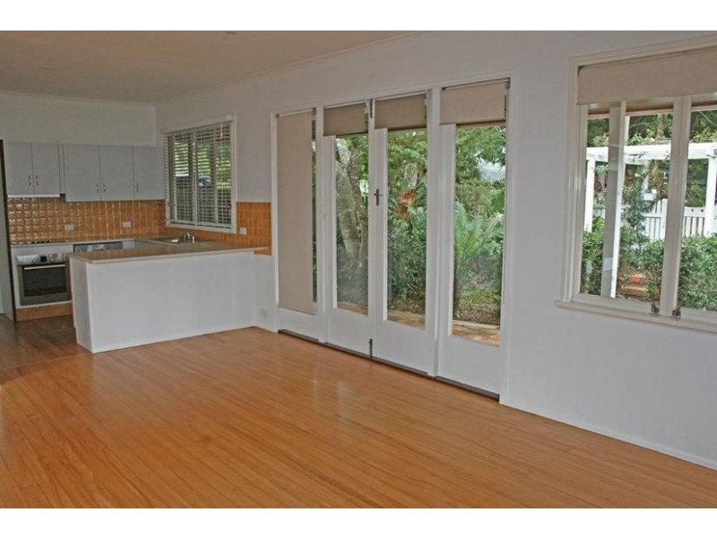 9 Beechmont Av, Tamborine Mountain QLD 4272
