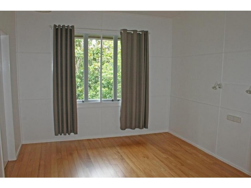 9 Beechmont Av, Tamborine Mountain QLD 4272