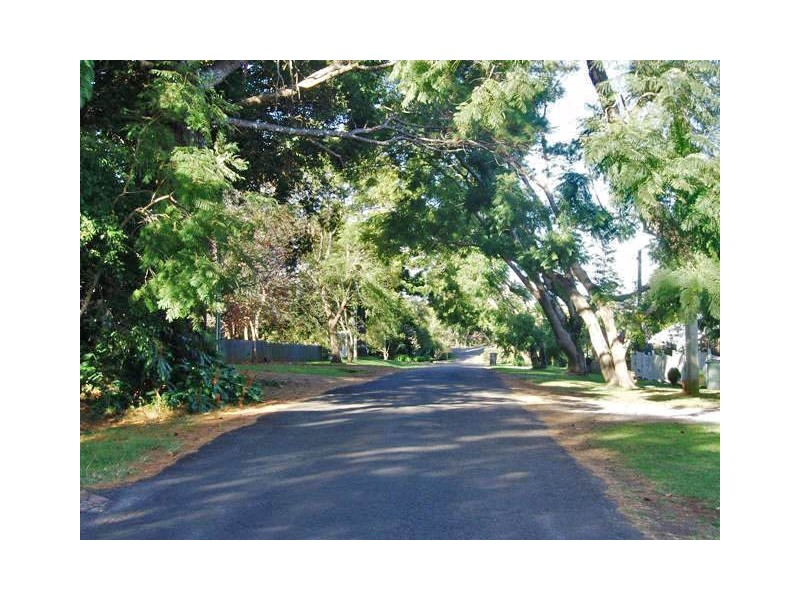 9 Beechmont Av, Tamborine Mountain QLD 4272