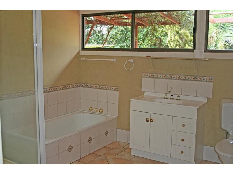 25 Manitzky Street, Tamborine Mountain QLD 4272