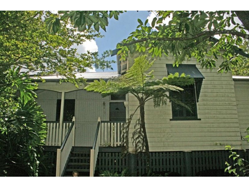 12 Beechmont Av, Tamborine Mountain QLD 4272