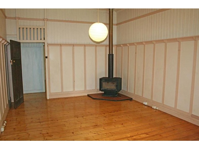 12 Beechmont Av, Tamborine Mountain QLD 4272