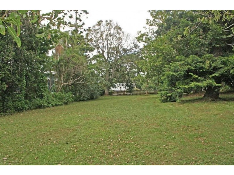 12 Beechmont Av, Tamborine Mountain QLD 4272