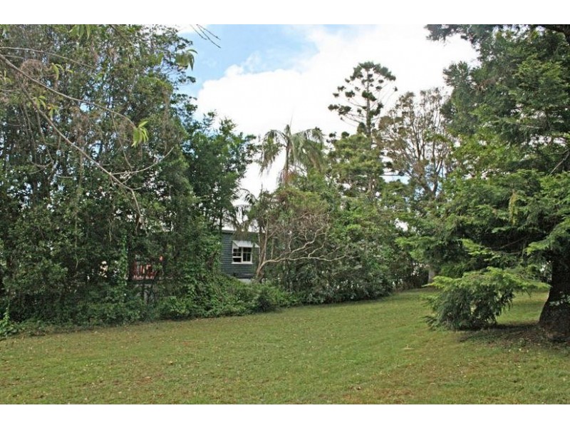 12 Beechmont Av, Tamborine Mountain QLD 4272