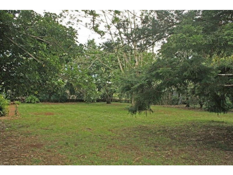 12 Beechmont Av, Tamborine Mountain QLD 4272