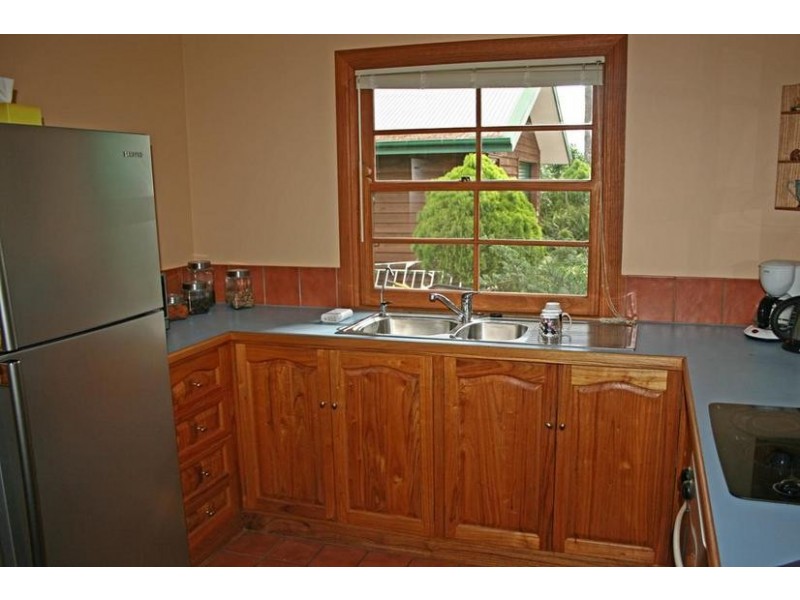 25 Ben Nevis St, Mount Tamborine, Tamborine Mountain QLD 4272