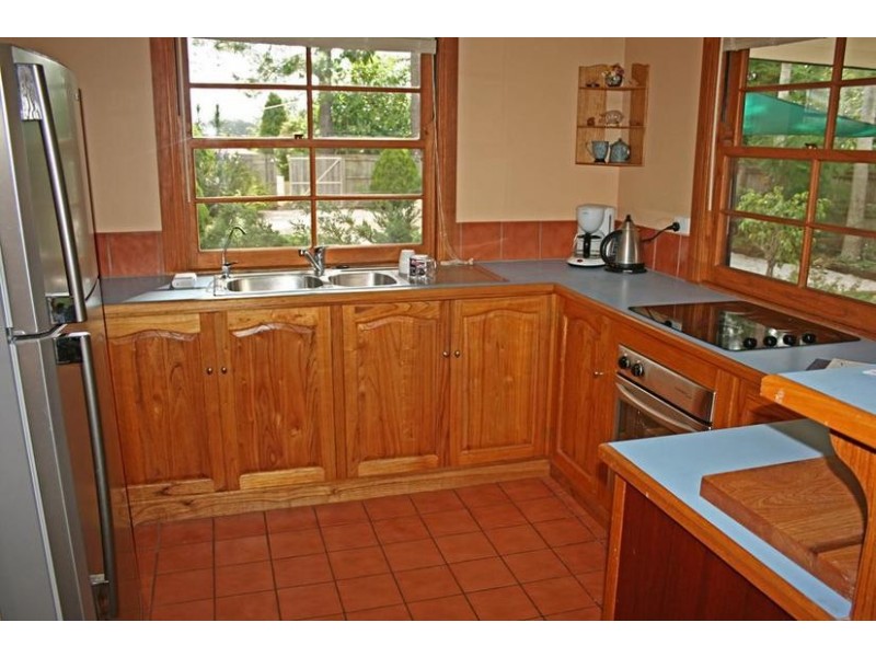 25 Ben Nevis St, Mount Tamborine, Tamborine Mountain QLD 4272