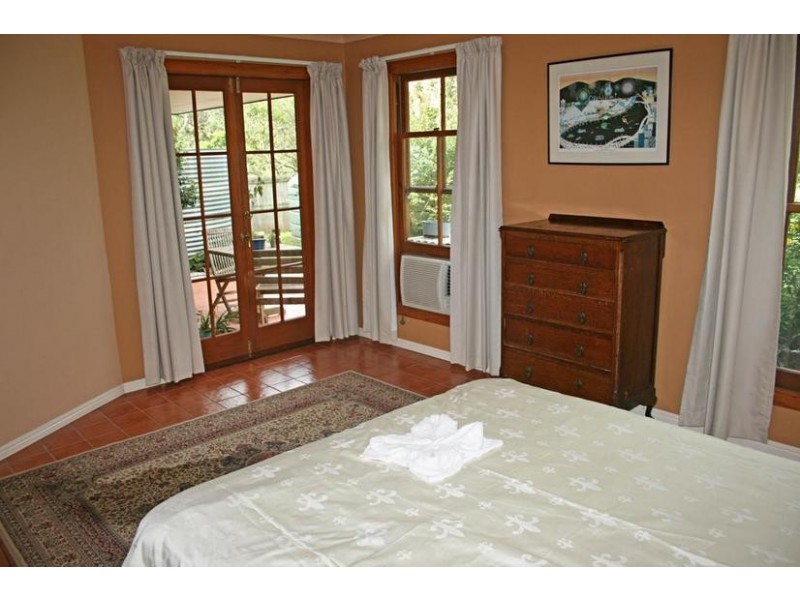 25 Ben Nevis St, Mount Tamborine, Tamborine Mountain QLD 4272