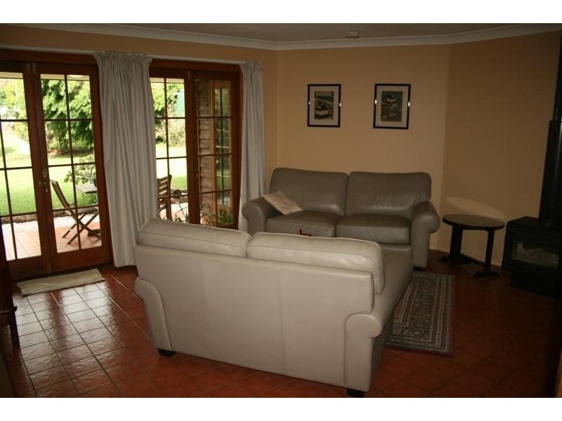 25 Ben Nevis St, Mount Tamborine, Tamborine Mountain QLD 4272