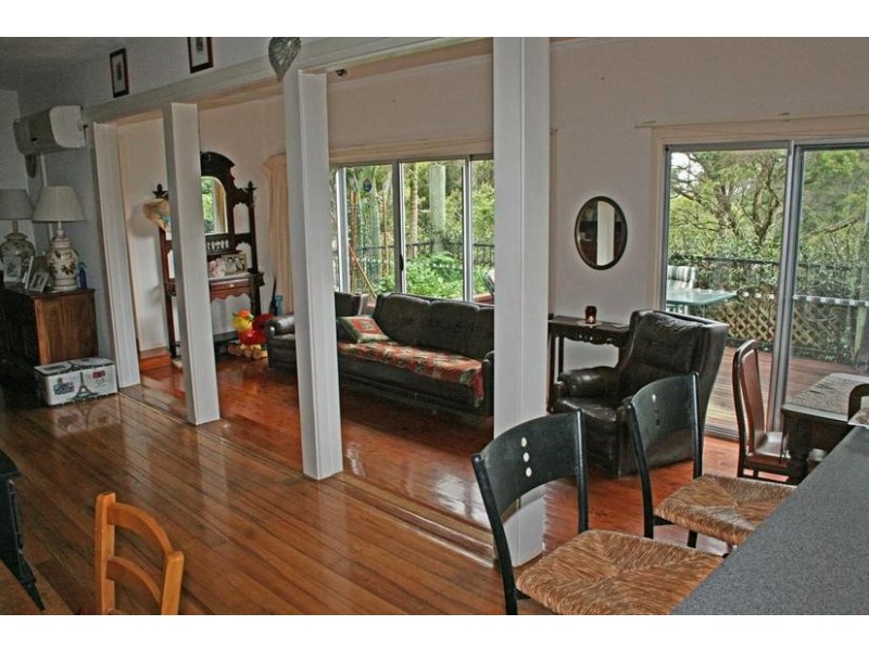 129 Kinabalu Drive, Eagle Heights QLD 4271