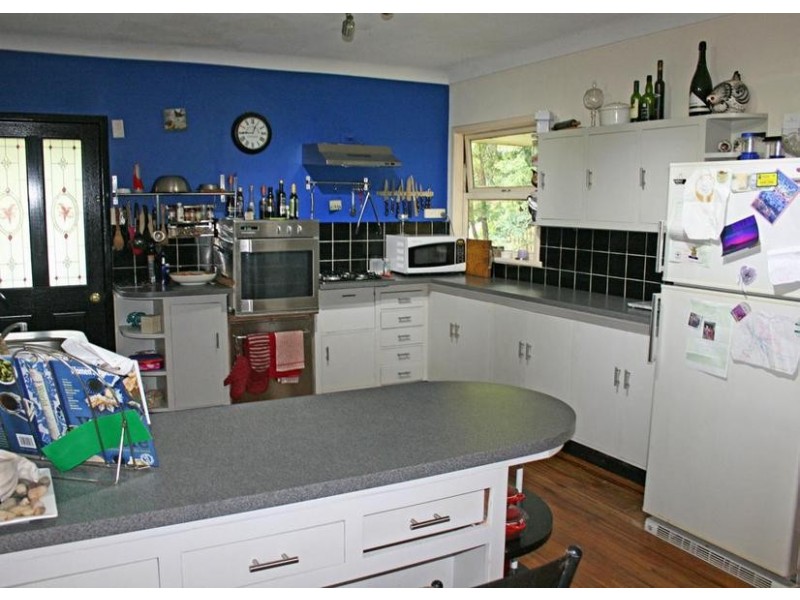 129 Kinabalu Drive, Eagle Heights QLD 4271