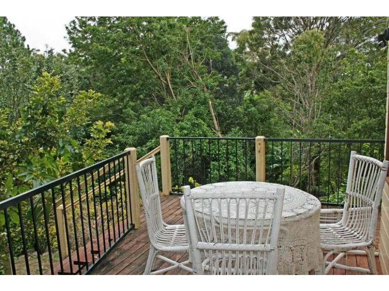 129 Kinabalu Drive, Eagle Heights QLD 4271