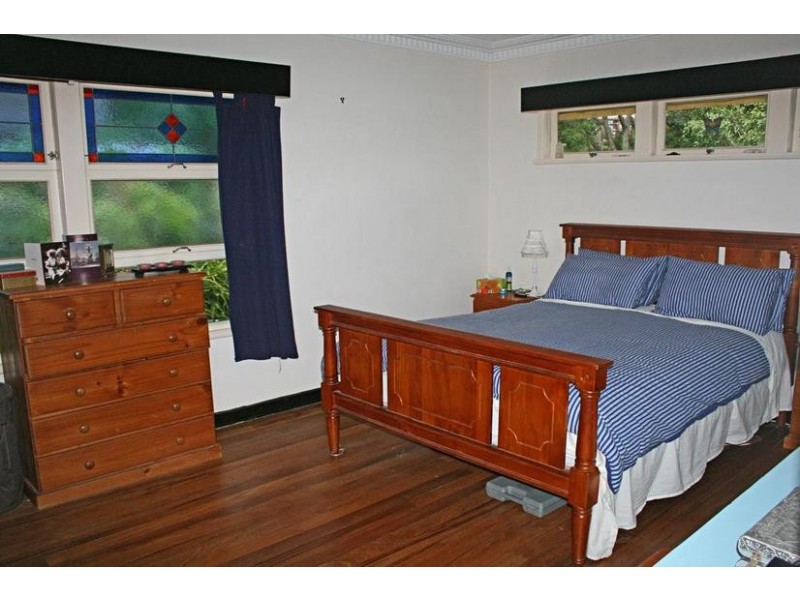 129 Kinabalu Drive, Eagle Heights QLD 4271