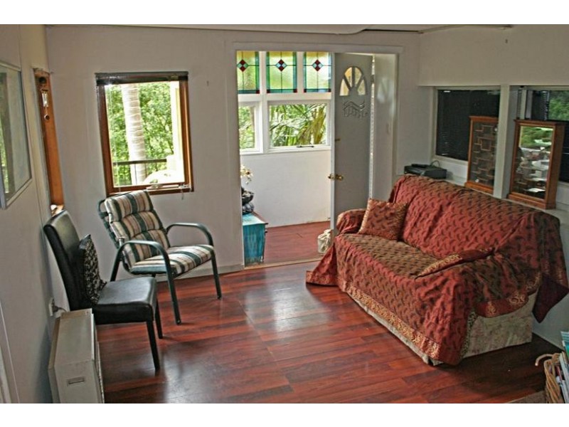 129 Kinabalu Drive, Eagle Heights QLD 4271