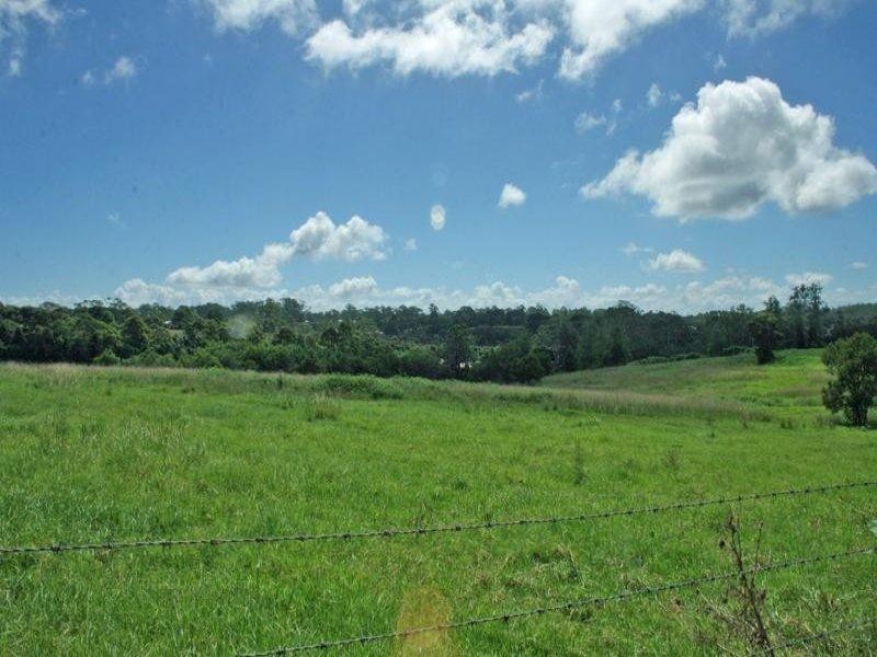 2 West Road, North Tamborine QLD 4272