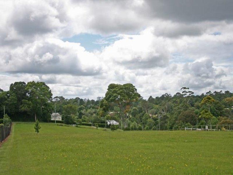 24 Benowa Street, Tamborine Mountain QLD 4272