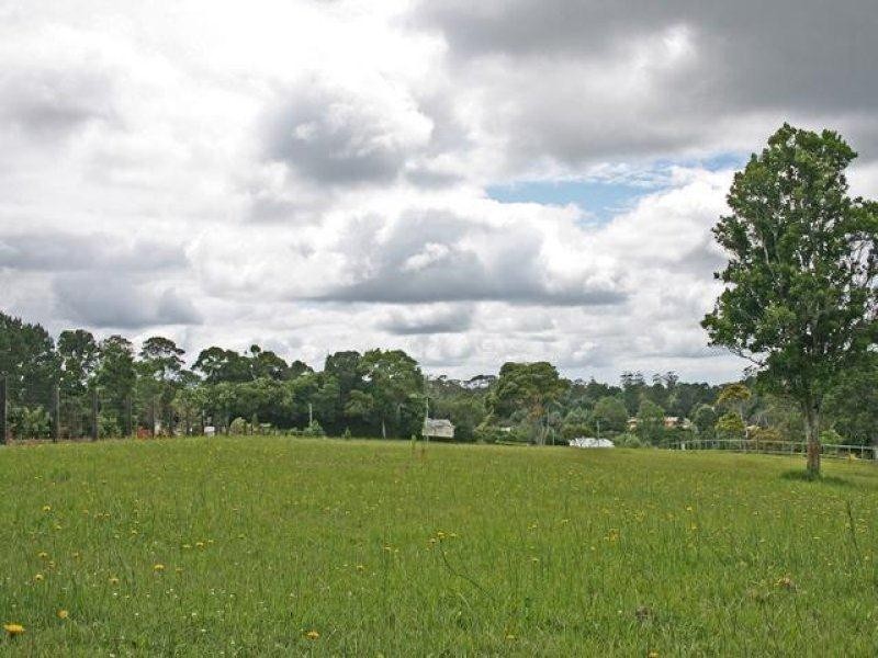 24 Benowa Street, Tamborine Mountain QLD 4272