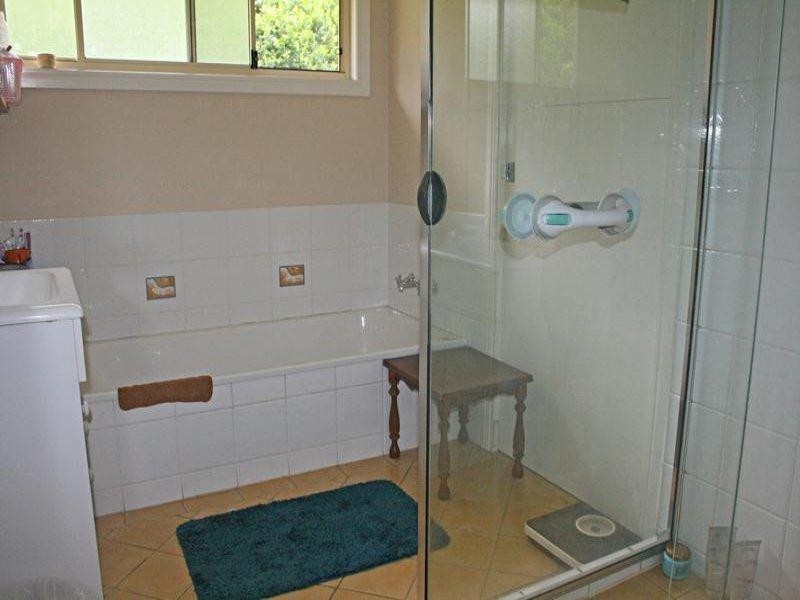 5 Contour Road, Eagle Heights QLD 4271