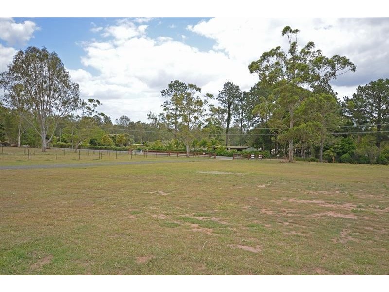 69 Hazel Road, Tamborine QLD 4270