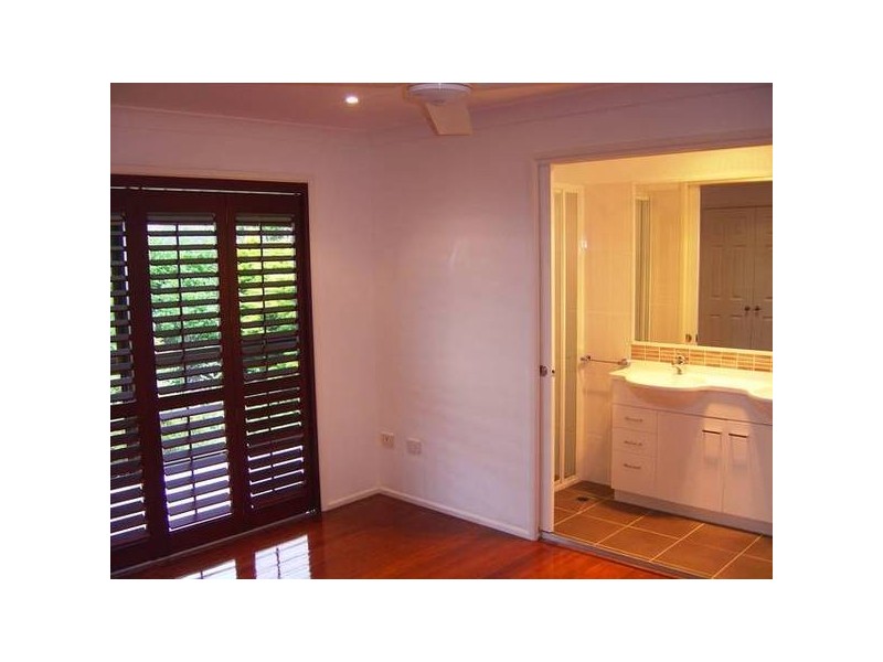 Eagle Heights QLD 4271