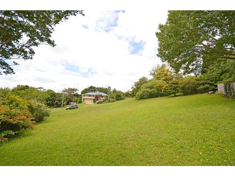 10 Cade Avenue, Tamborine Mountain QLD 4272