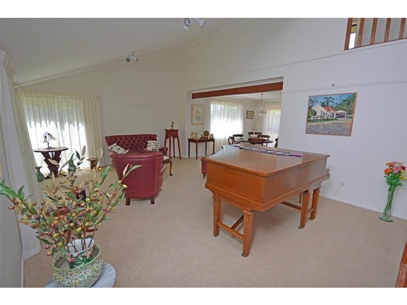 129 Curtis Road, Tamborine Mountain QLD 4272