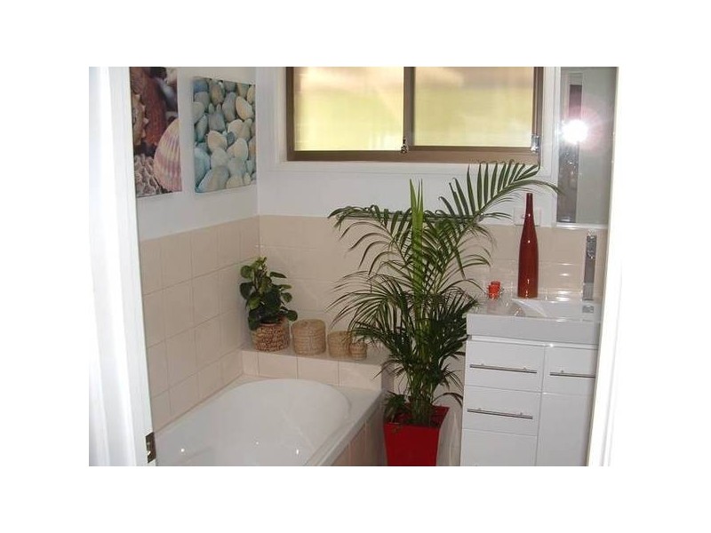 Eagle Heights QLD 4271