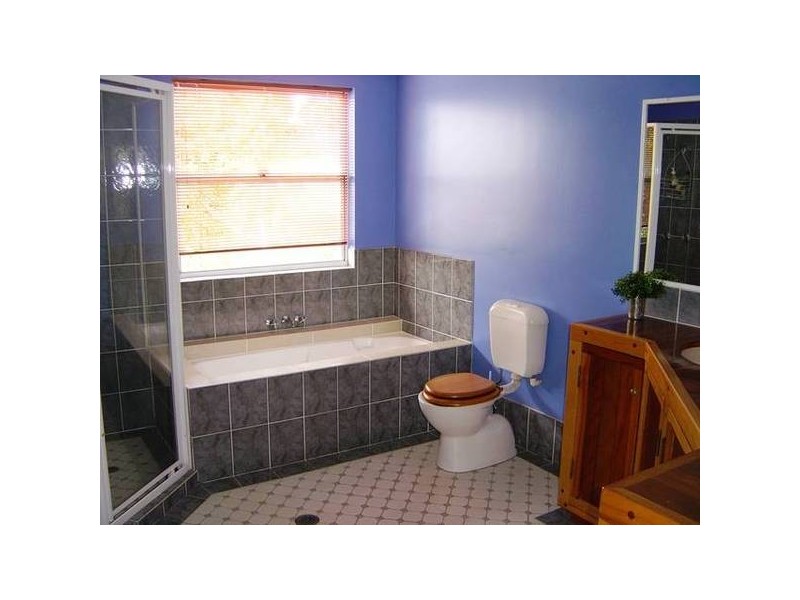 Eagle Heights QLD 4271