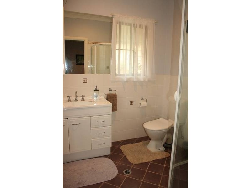 8 TETON COURT, Eagle Heights QLD 4271