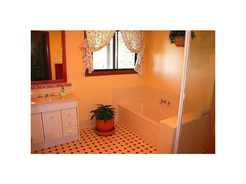 Eagle Heights QLD 4271